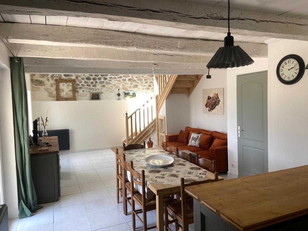 Maison de charme au cœur des vignes et Gironde Gauriac Extérieur photo