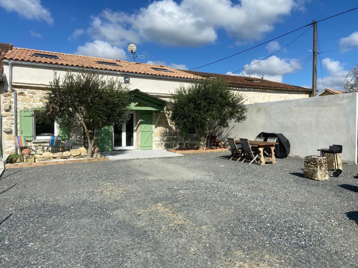 Maison de charme au cœur des vignes et Gironde Gauriac Extérieur photo